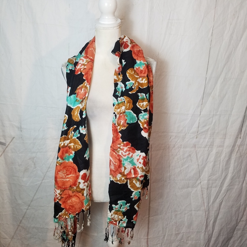 Floral Patterned Scarf - Picture 3 of 9